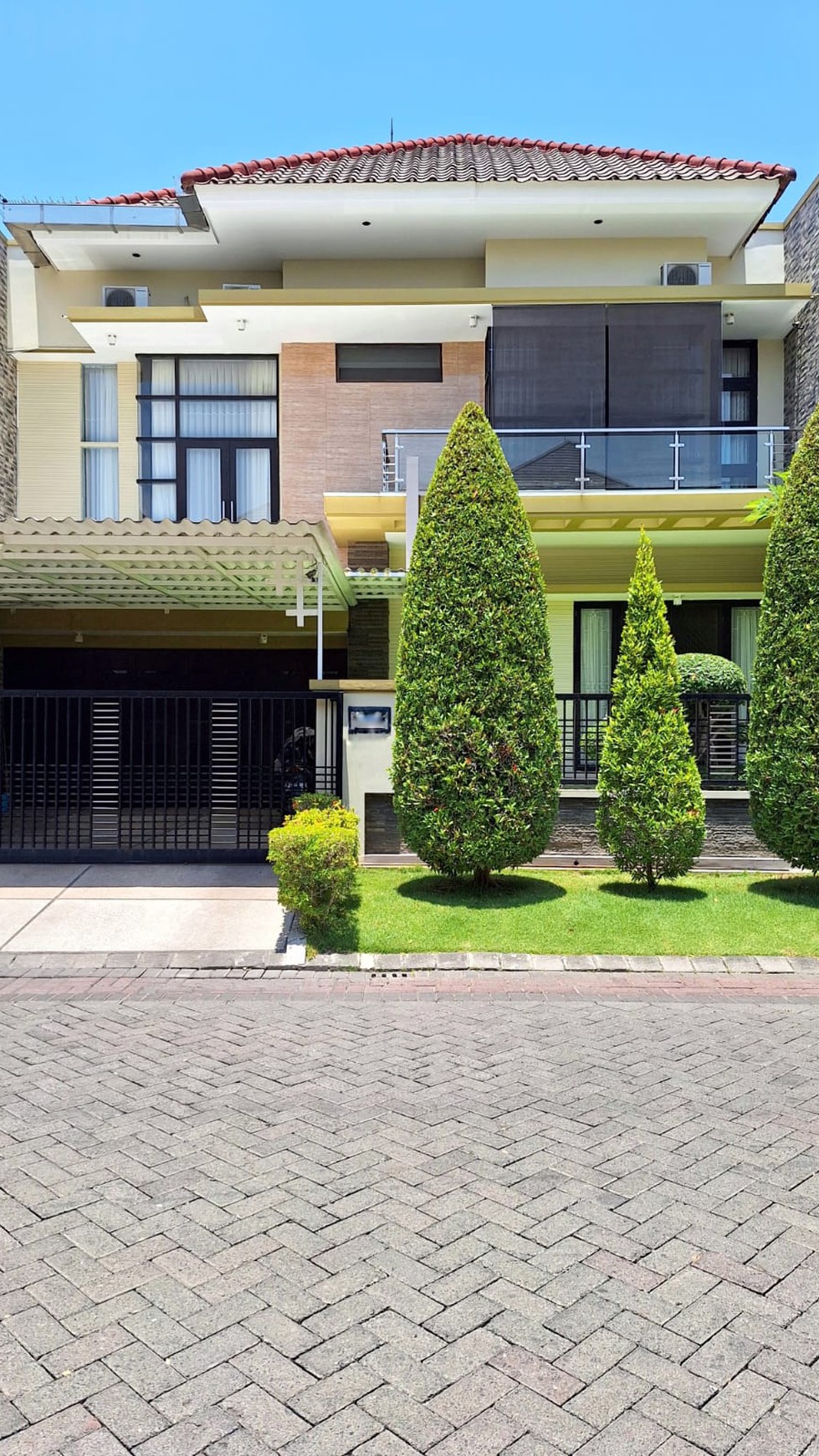 Rumah Mewah Minimalis Modern Siap Huni di Pakuwon City