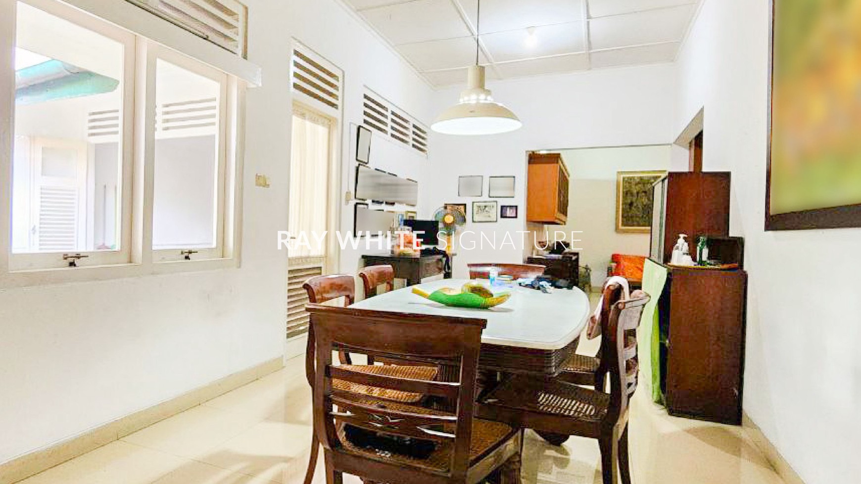 Rumah Lama Terawat di Jl Darmawangsa II