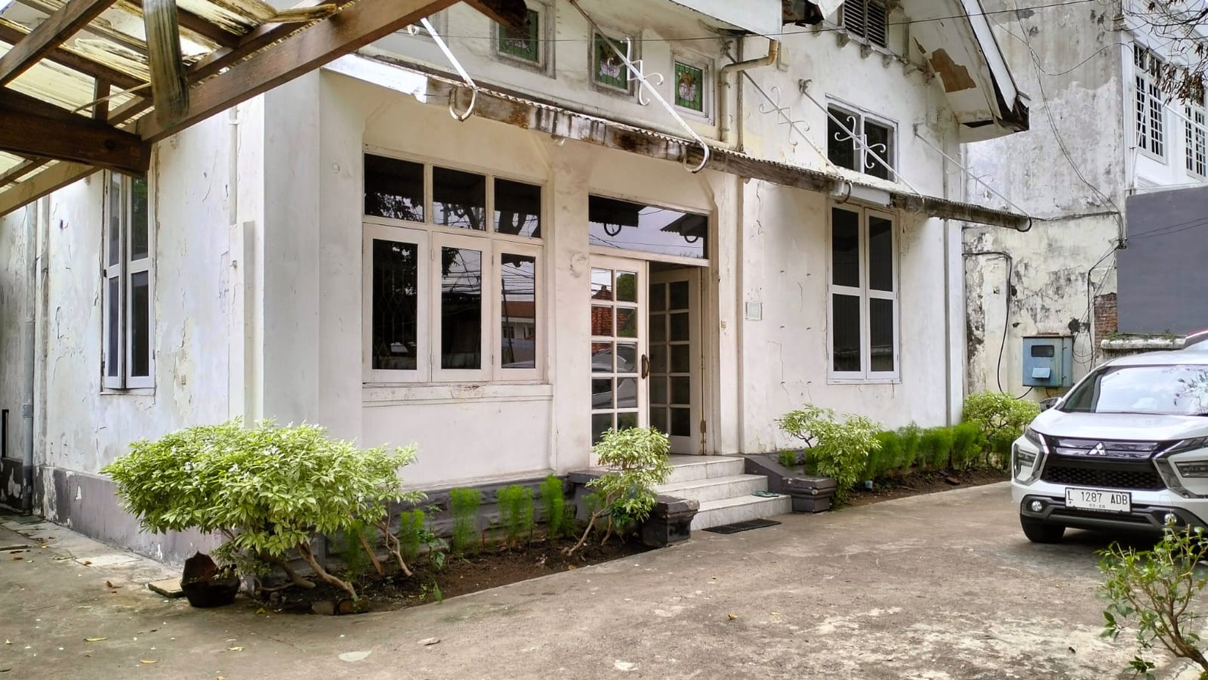 Disewakan rumah komersial kolonial Jl. Sumatera - Surabaya Pusat