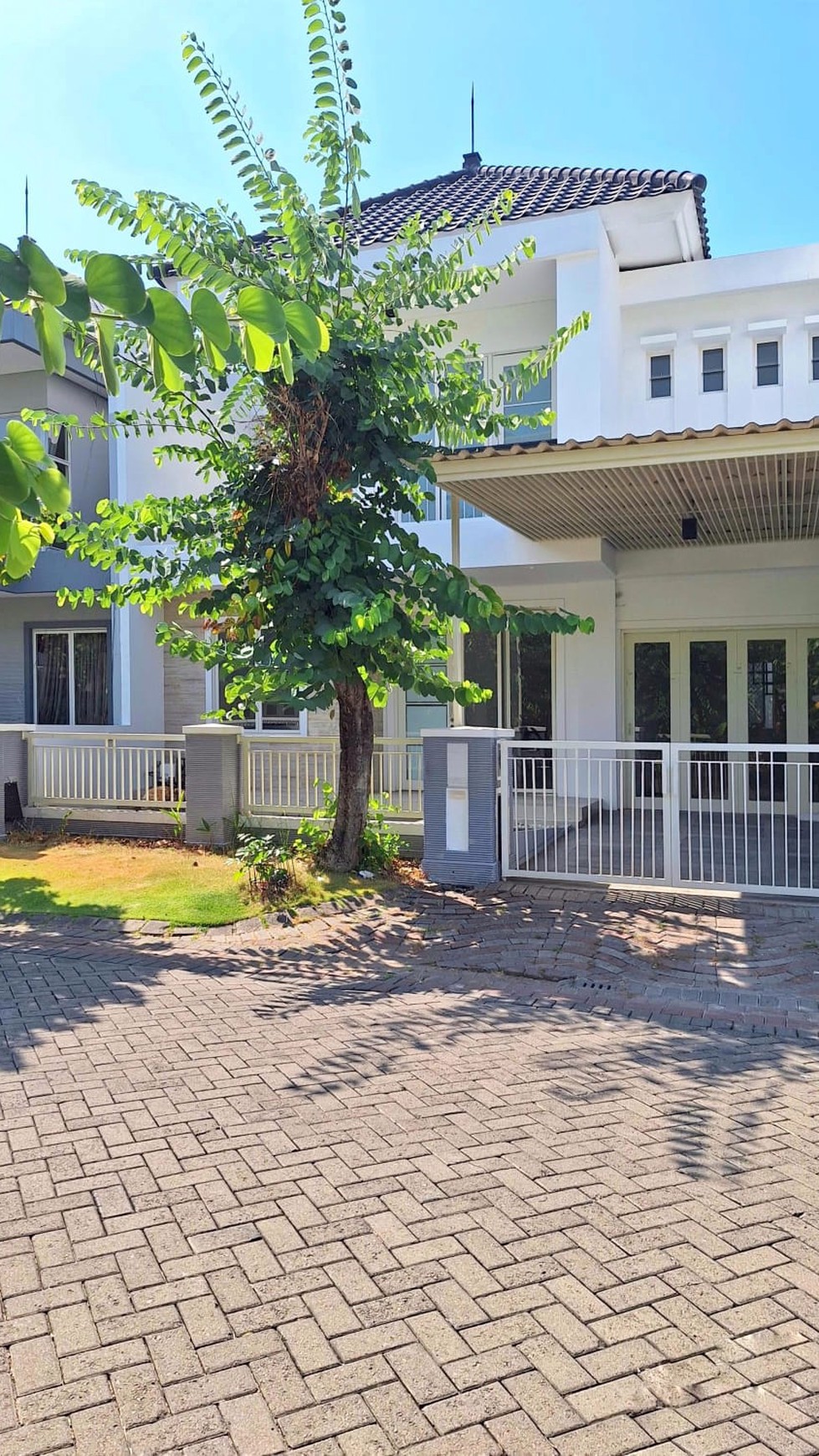 Rumah Mewah 2 Lantai Siap Huni , di Pakuwon City Surabaya