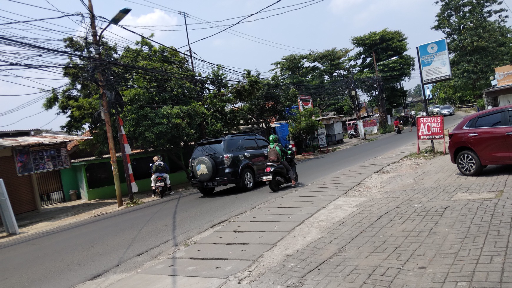 Tanah luas cocok untuk cluster perumahan dekat toll cibubur,LRT dan trans jkt,harga nego sampai deal