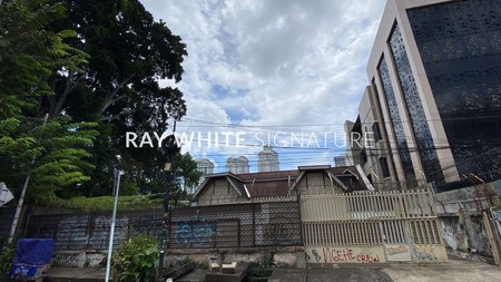 Rumah Zona Komersil di Jl Raya Kebayoran Lama 