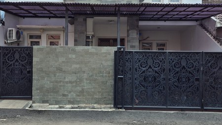 Rumah bagus, bebas banjir siap huni di Graha Raya Bintaro