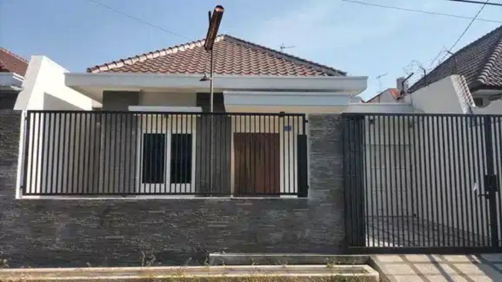 Dijual Rumah Manyar Tirtoyoso Surabaya Timur - 1 Lantai Fresh Terawat