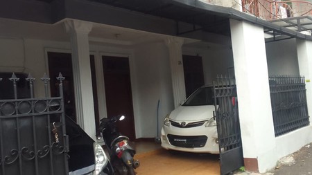 Rumah Bagus 2 Lantai Lingkungan Nyaman dan Aman di Tebet Timur 