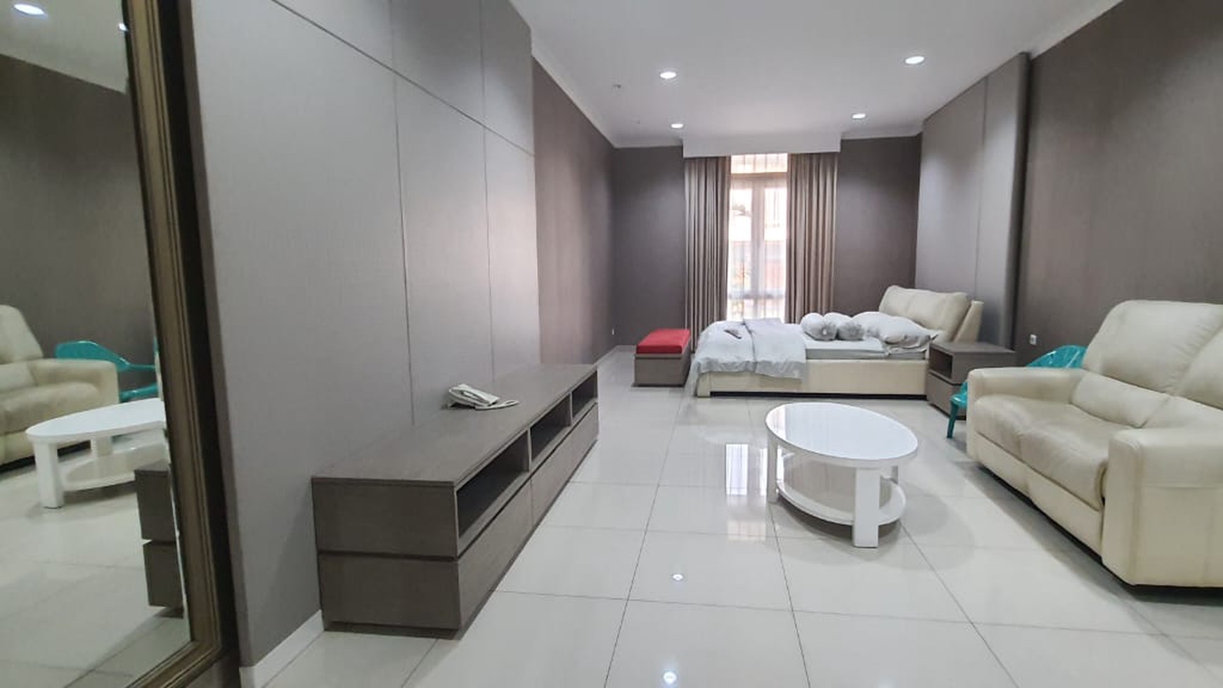 Rumah luxury Luas,Hoek dua lantai di cluster primary Kota Wisata