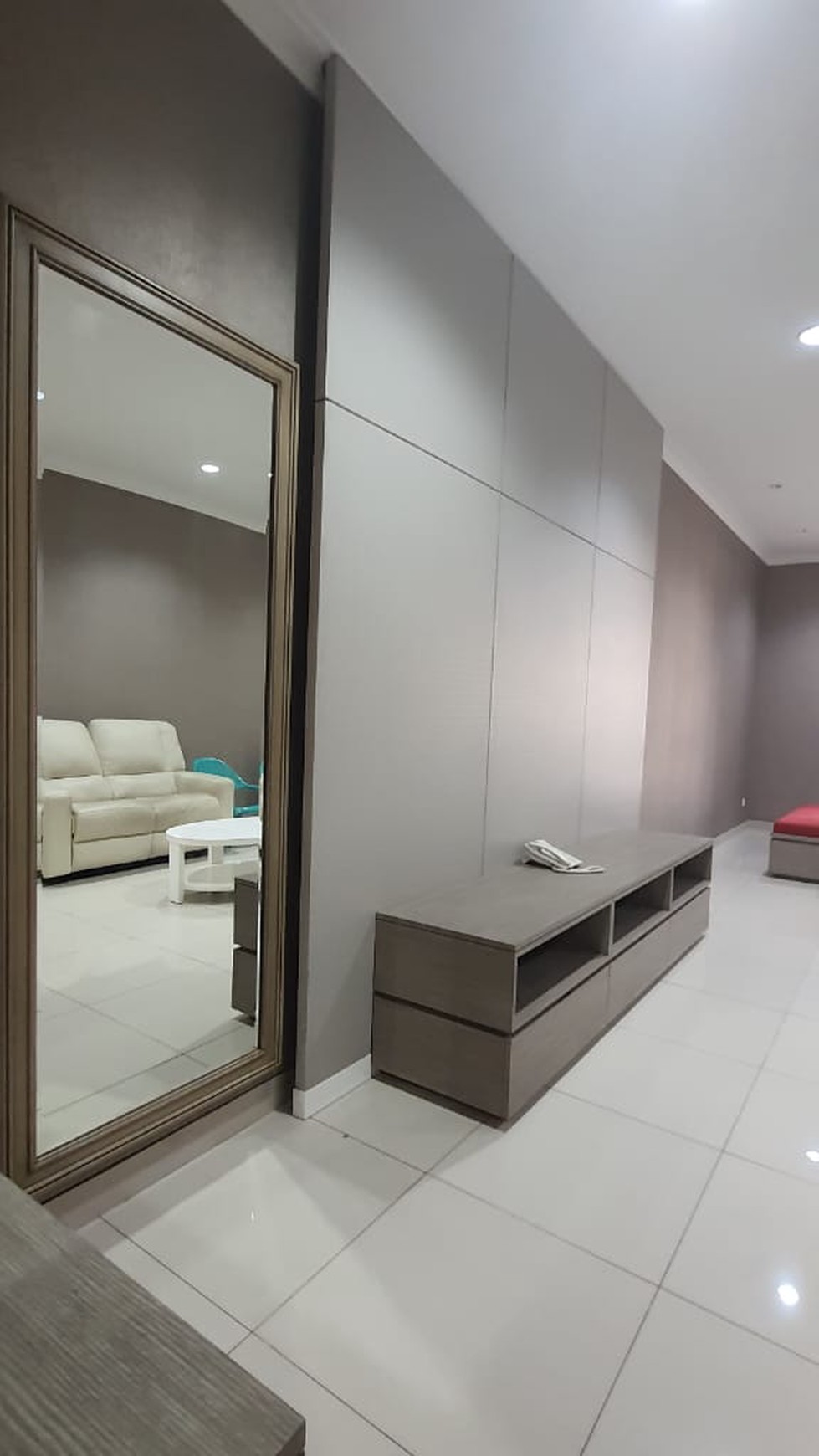 Rumah luxury Luas,Hoek dua lantai di cluster primary Kota Wisata