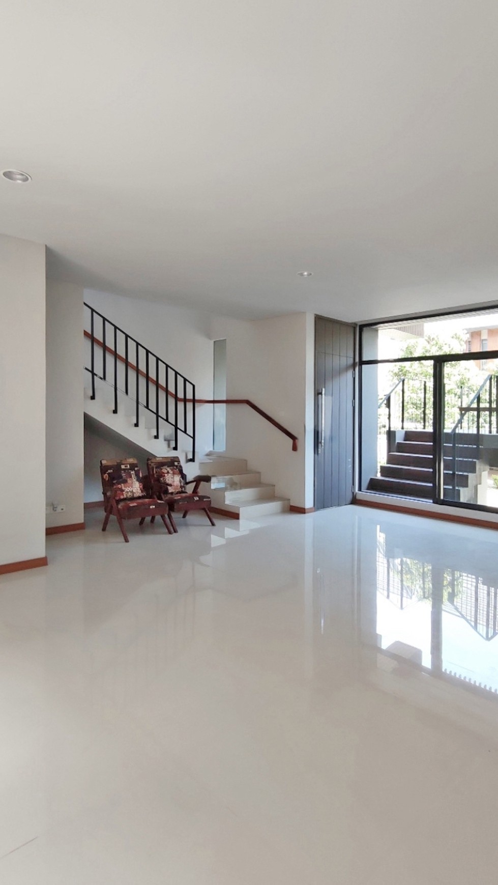 Rumah Tropis Modern di Greenwich Cluster Caelus BSD City