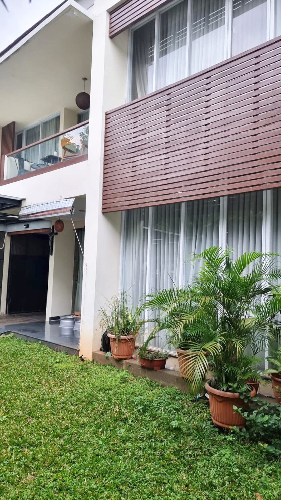 Rumah Modern Super Cozy di Pondok Indah Siap Huni