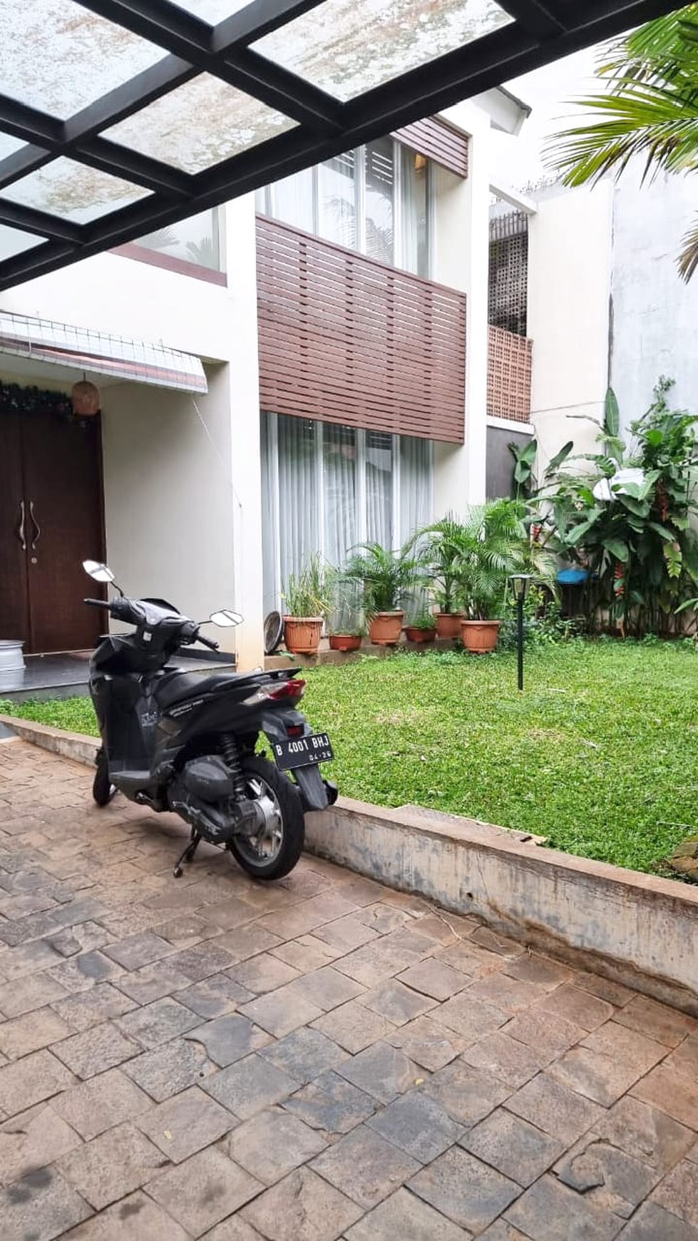 Rumah Modern Super Cozy di Pondok Indah Siap Huni