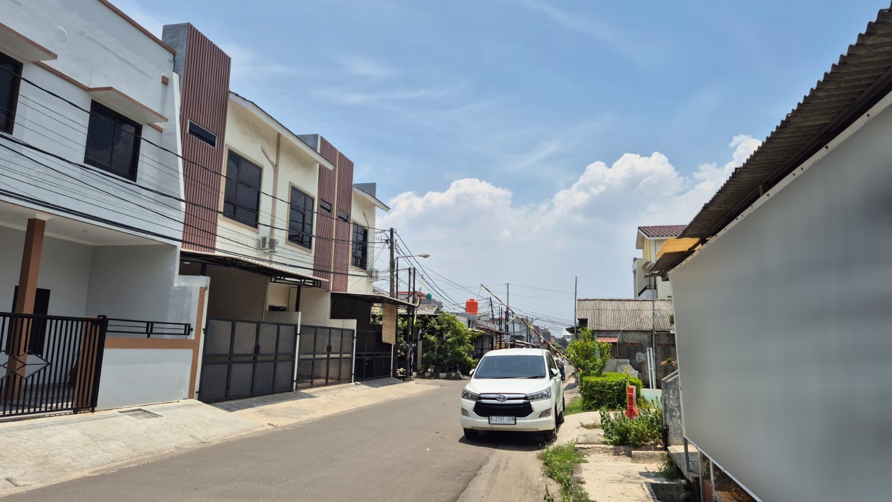 Rumah dekat taman di Harapan Indah