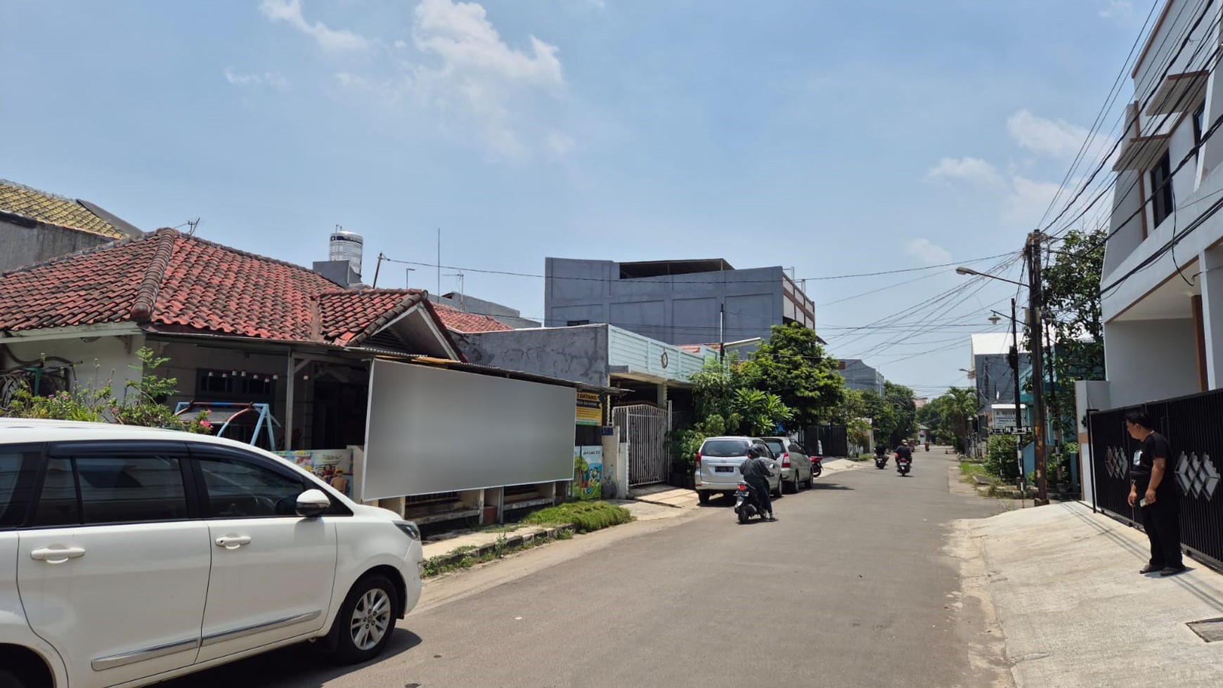 Rumah dekat taman di Harapan Indah