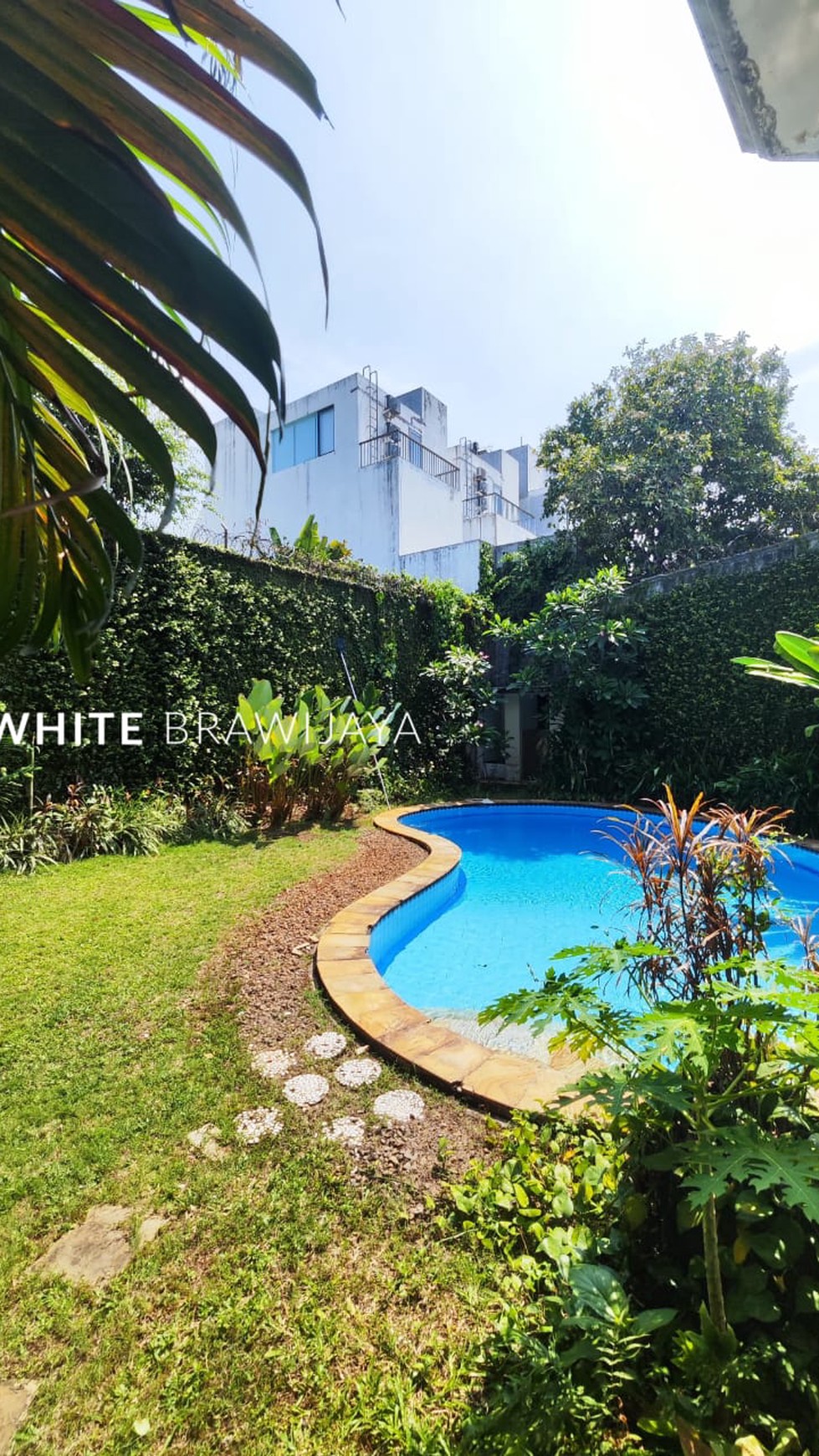 Rumah Hitung Tanah Area Cipete