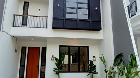 Rumah Brand New di Jagakarsa 3 Lantai Hadap Selatan