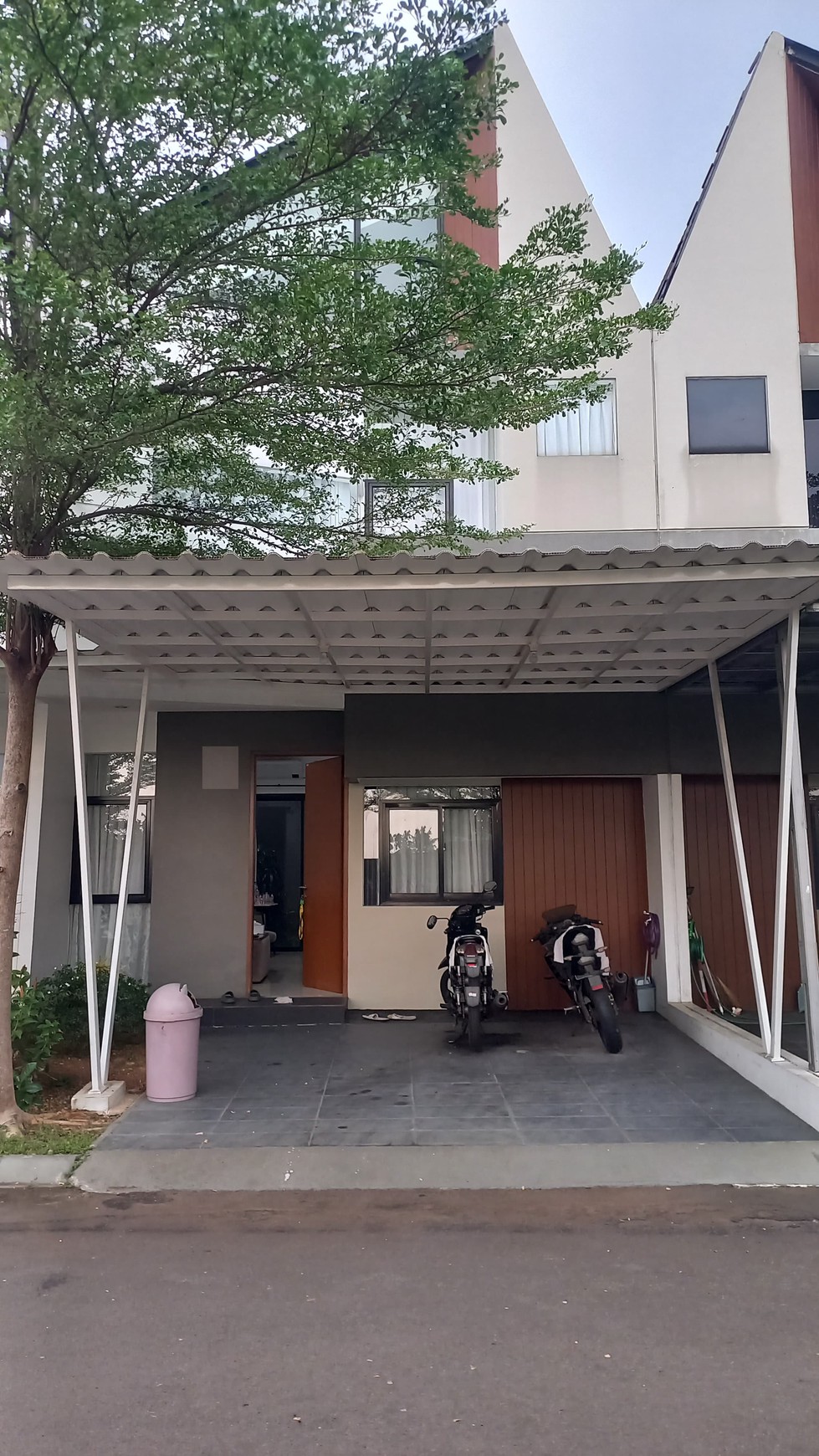 Rumah cluster Rempoa antara Bintaro dan Ciputat dekat stts KA Moneral..