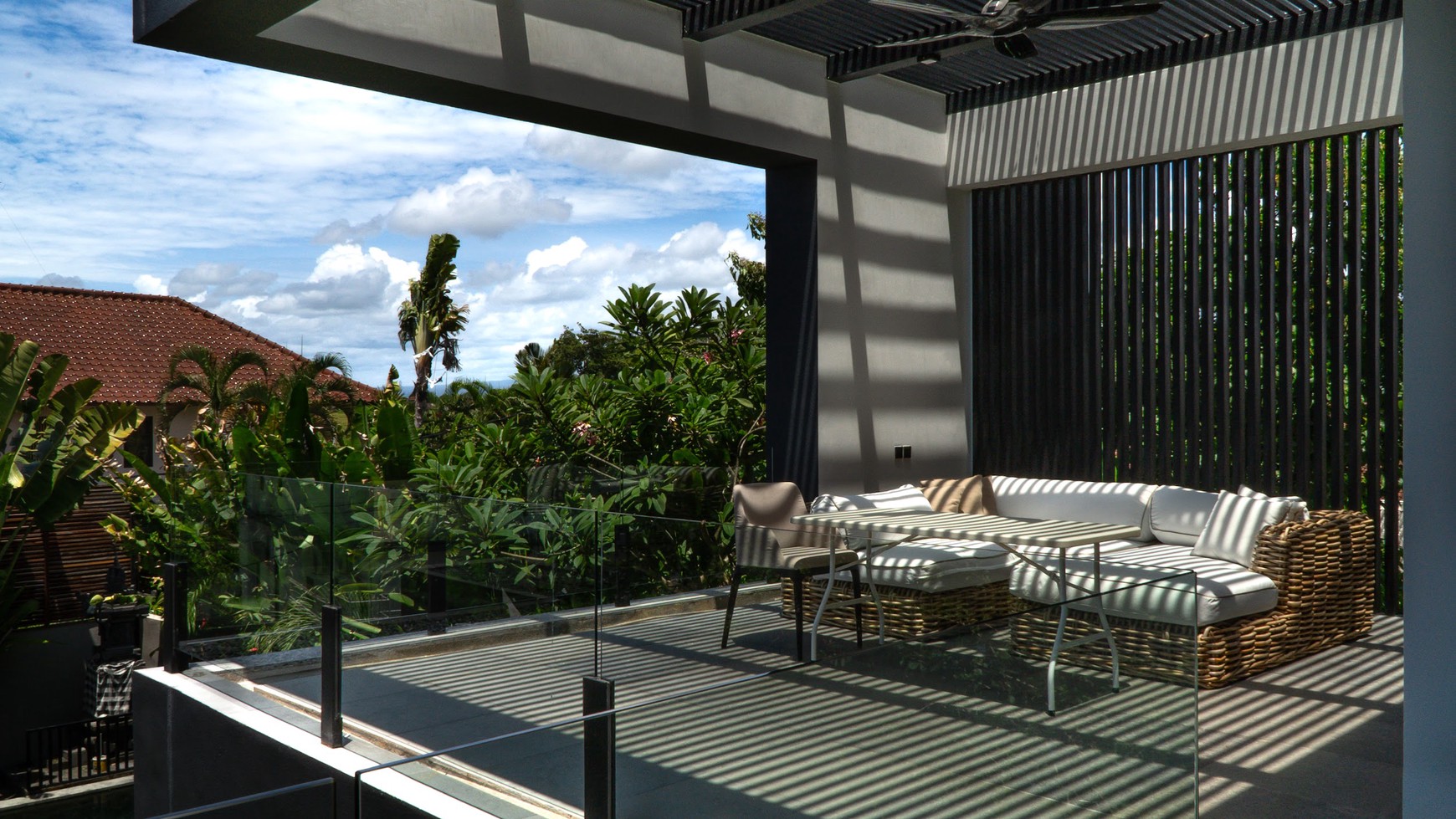 Leasehold - Charming 4-Bedroom Villa Near Canggu Bali - Prime Location & Modern Amenities!