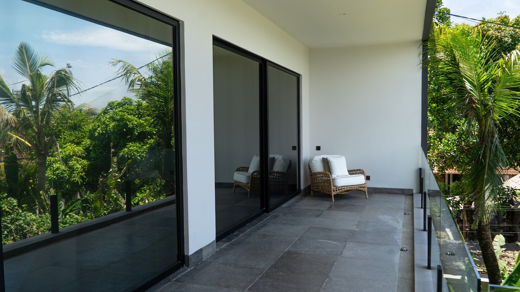 Leasehold - Charming 4-Bedroom Villa Near Canggu Bali - Prime Location & Modern Amenities!