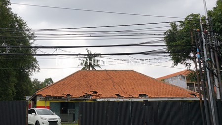 Rumah Tua Bekas Showroom Area Komersil di Jl Kemang Raya