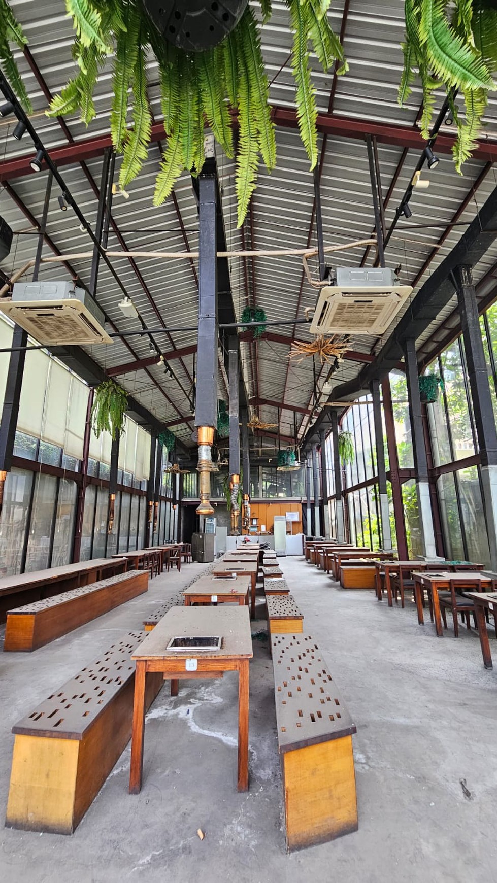 DI SEWAKAN Cocok buat Resto, Coffee / tempat usaha di kota dan pusat perkatoran di Jl Pregolan