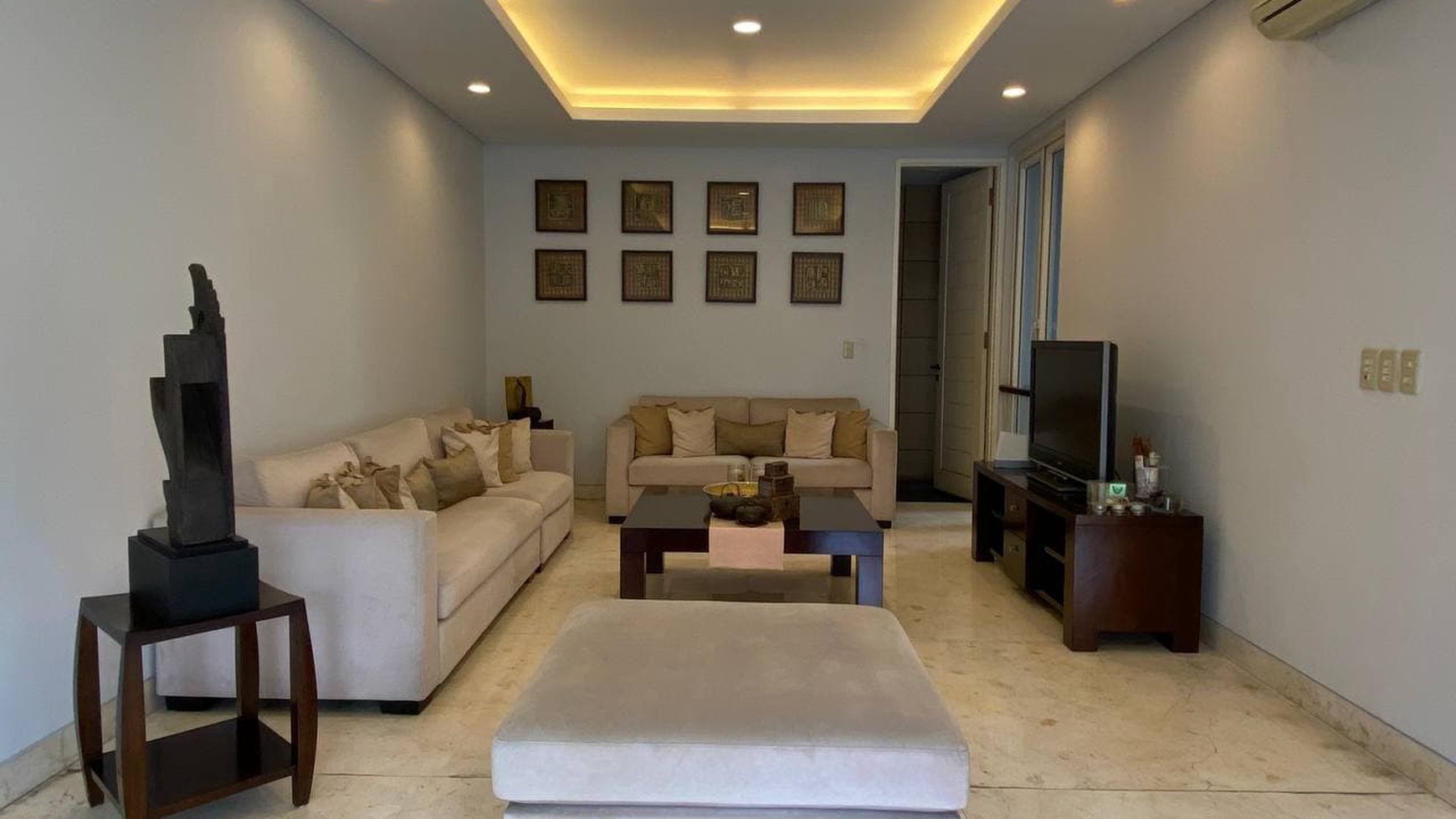 Rumah Cantik 3 Lantai di Jl Weleri Menteng