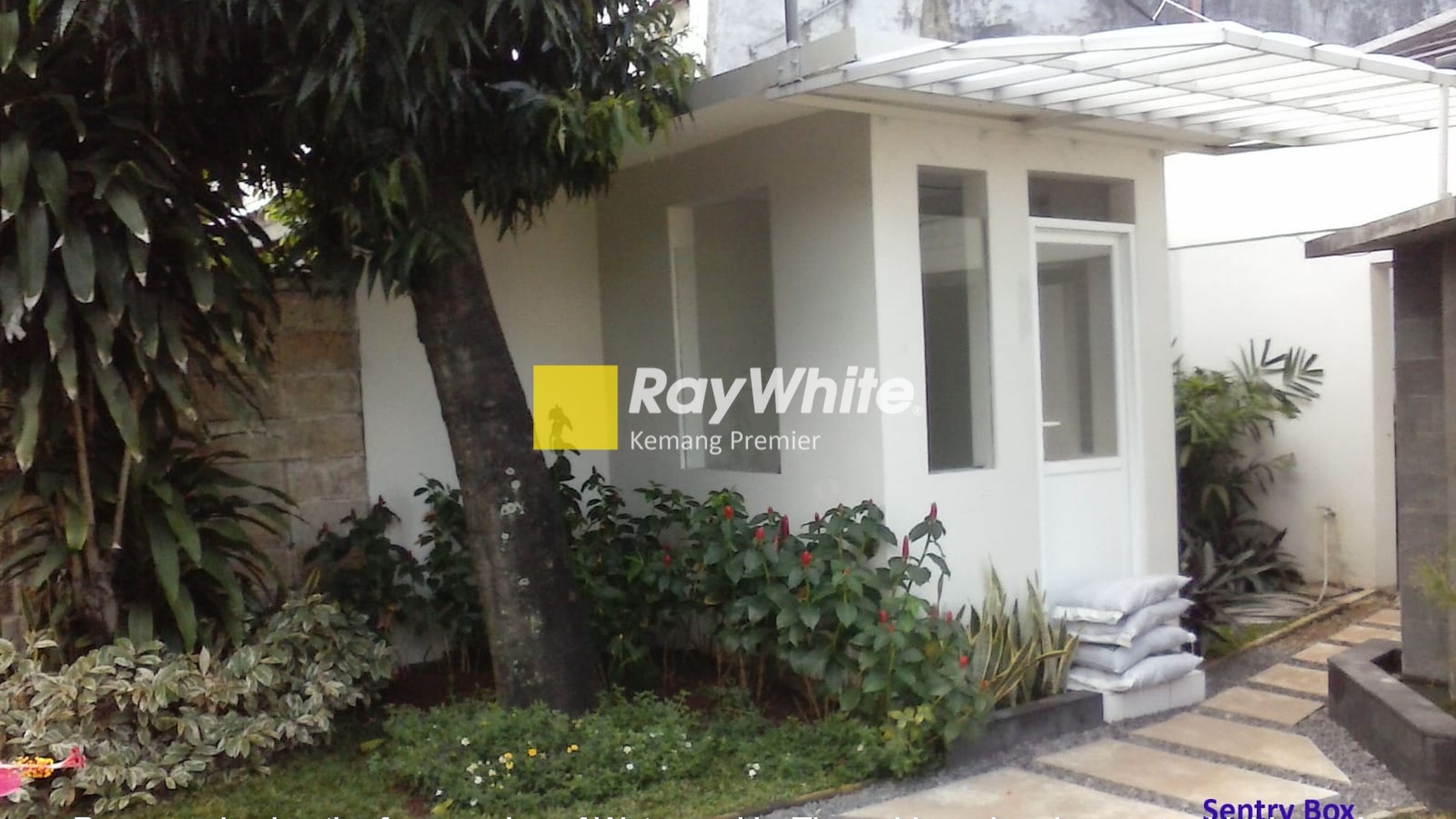 FOR RENT Rumah Sewa 3 Lantai, Bagus Dan Mewah, Jalan Kemang Selatan, Jakarta Selatan