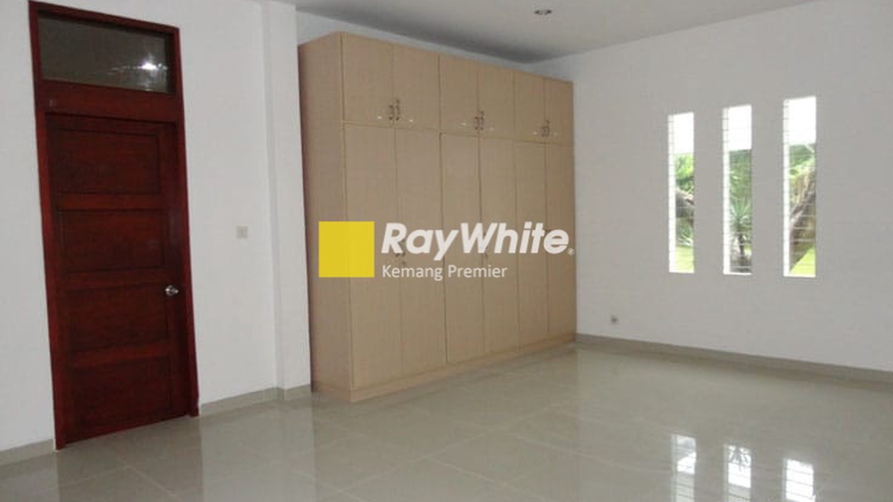 FOR RENT Rumah Sewa 3 Lantai, Bagus Dan Mewah, Jalan Kemang Selatan, Jakarta Selatan