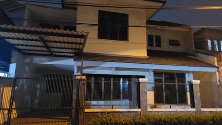 Rumah 2 Lantai Siap Huni dengan Hunian Nyaman dan Asri @Bintaro