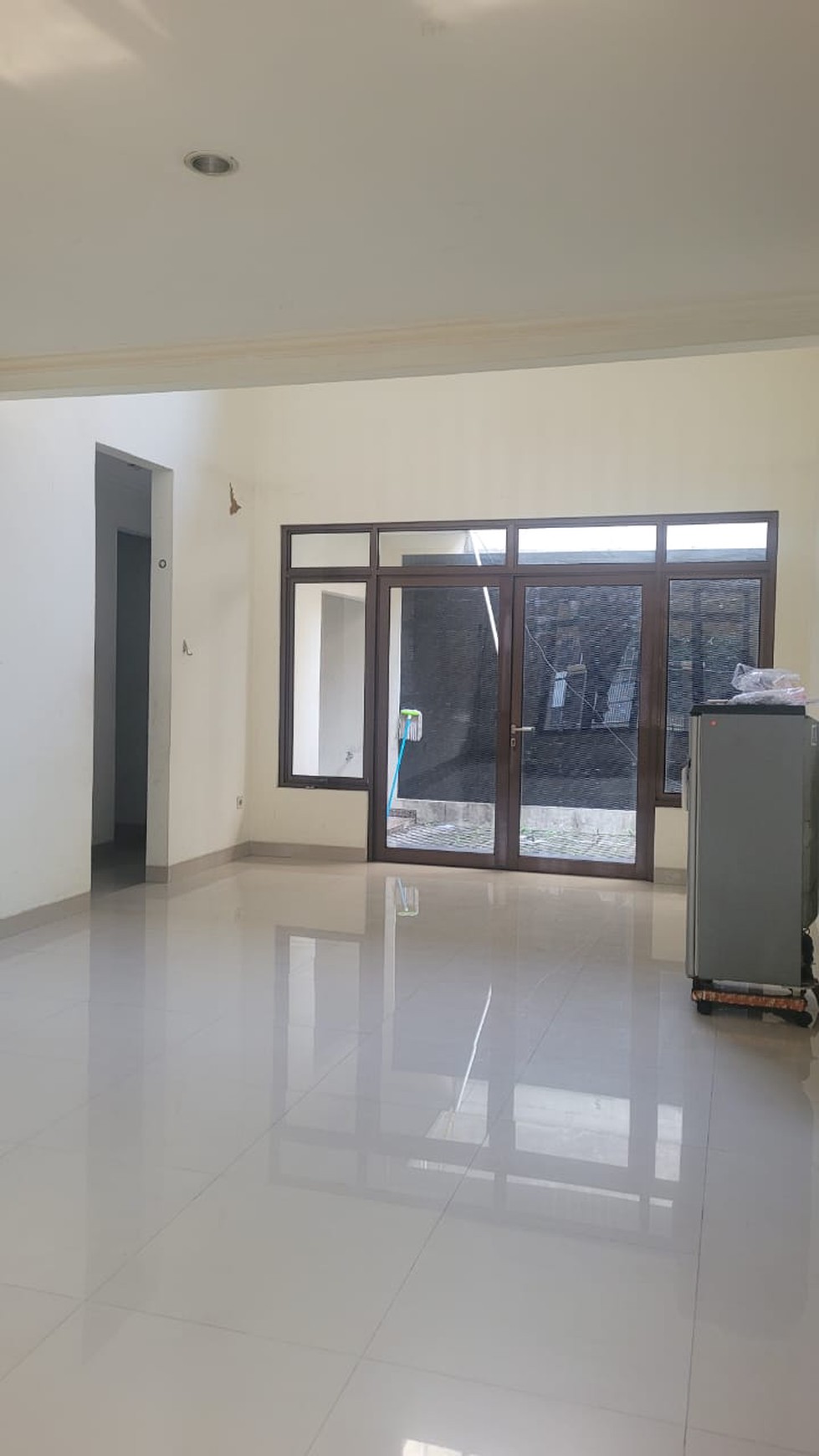 Rumah 2 Lantai Siap Huni dengan Hunian Nyaman dan Asri @Bintaro