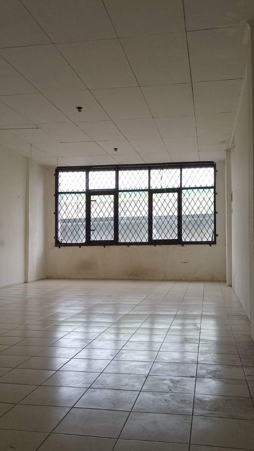 Di Jual Ruko 3 Lantai, Bagus, Sertifikat Hak Milik,  Jalan.Raya Cipulir, Jakarta Selatan