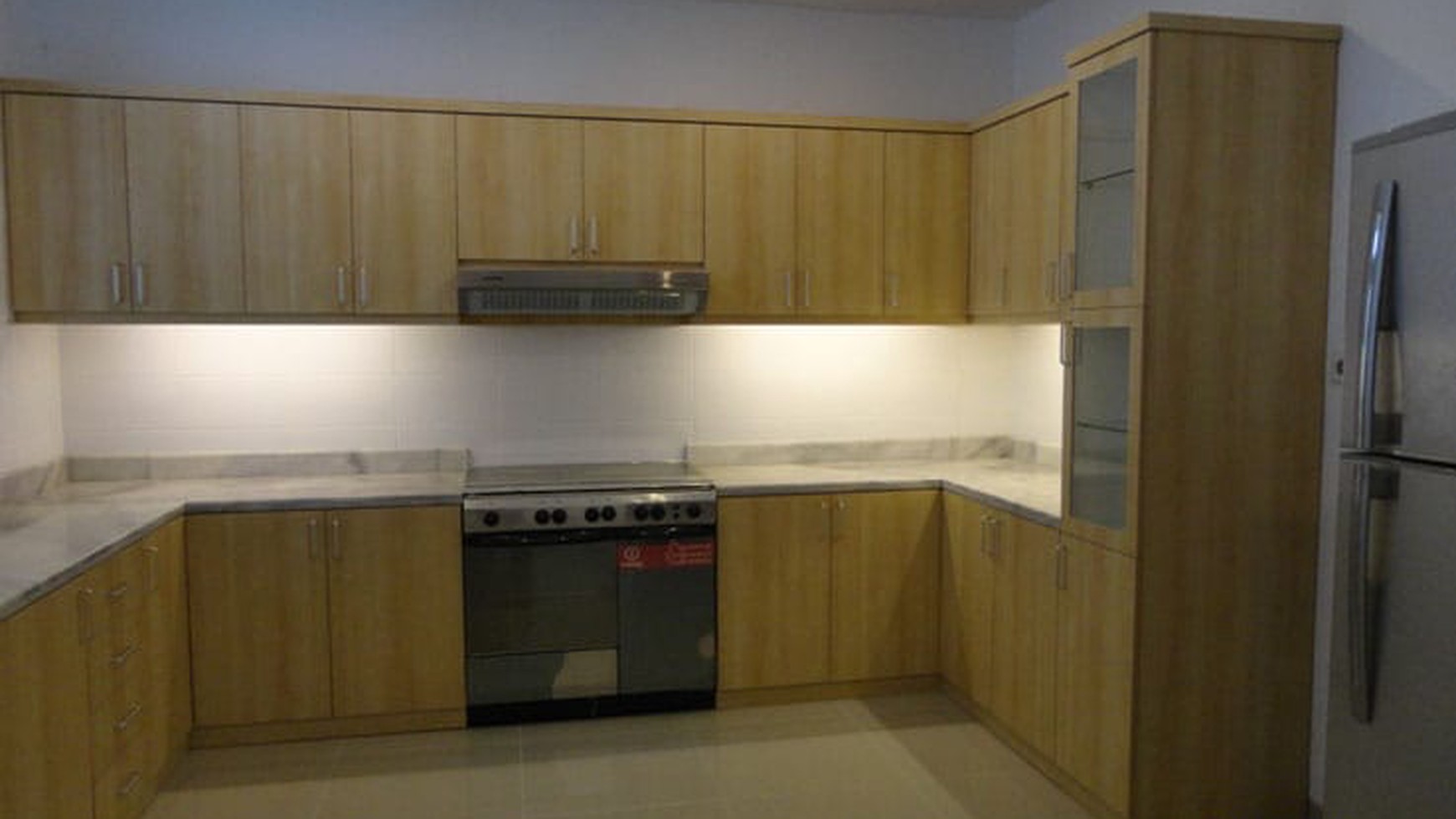 FOR RENT Rumah 3 Lantai, Bagus, Sertifikat Hak Milik, Jalan Kemang Selatan, Jakarta Selatan