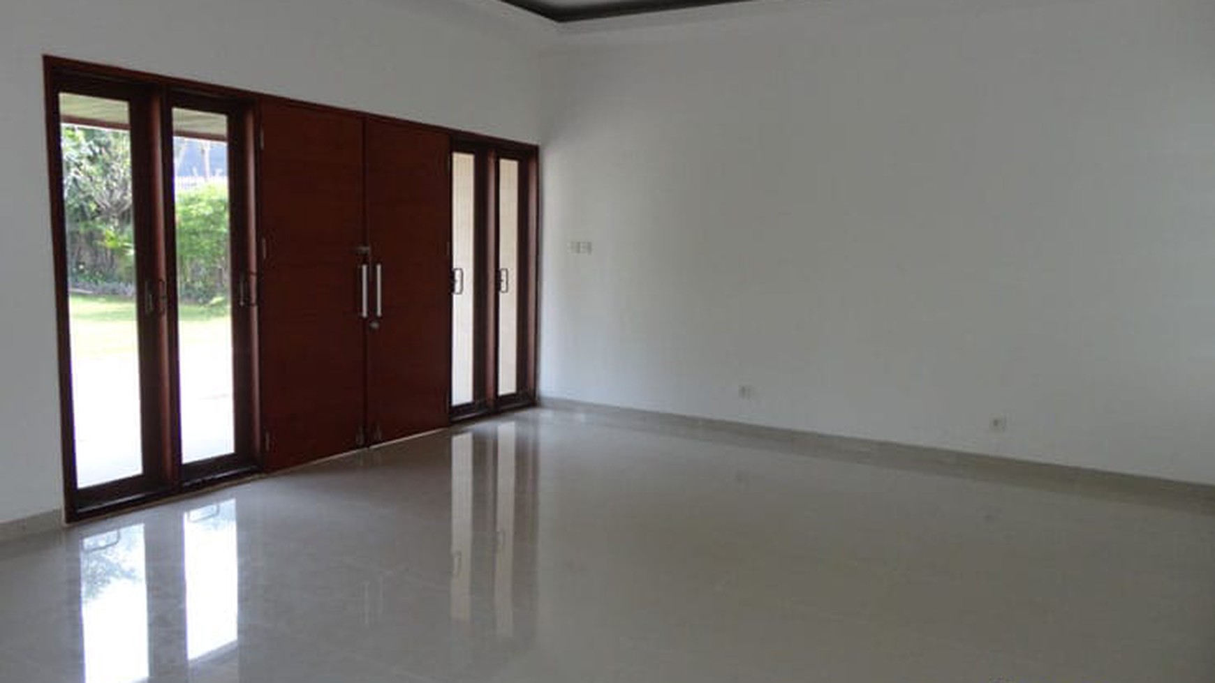 FOR RENT Rumah 3 Lantai, Bagus, Sertifikat Hak Milik, Jalan Kemang Selatan, Jakarta Selatan