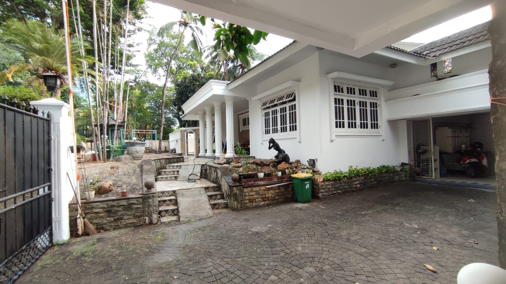 Rumah Brawijaya Kebayoran Baru 