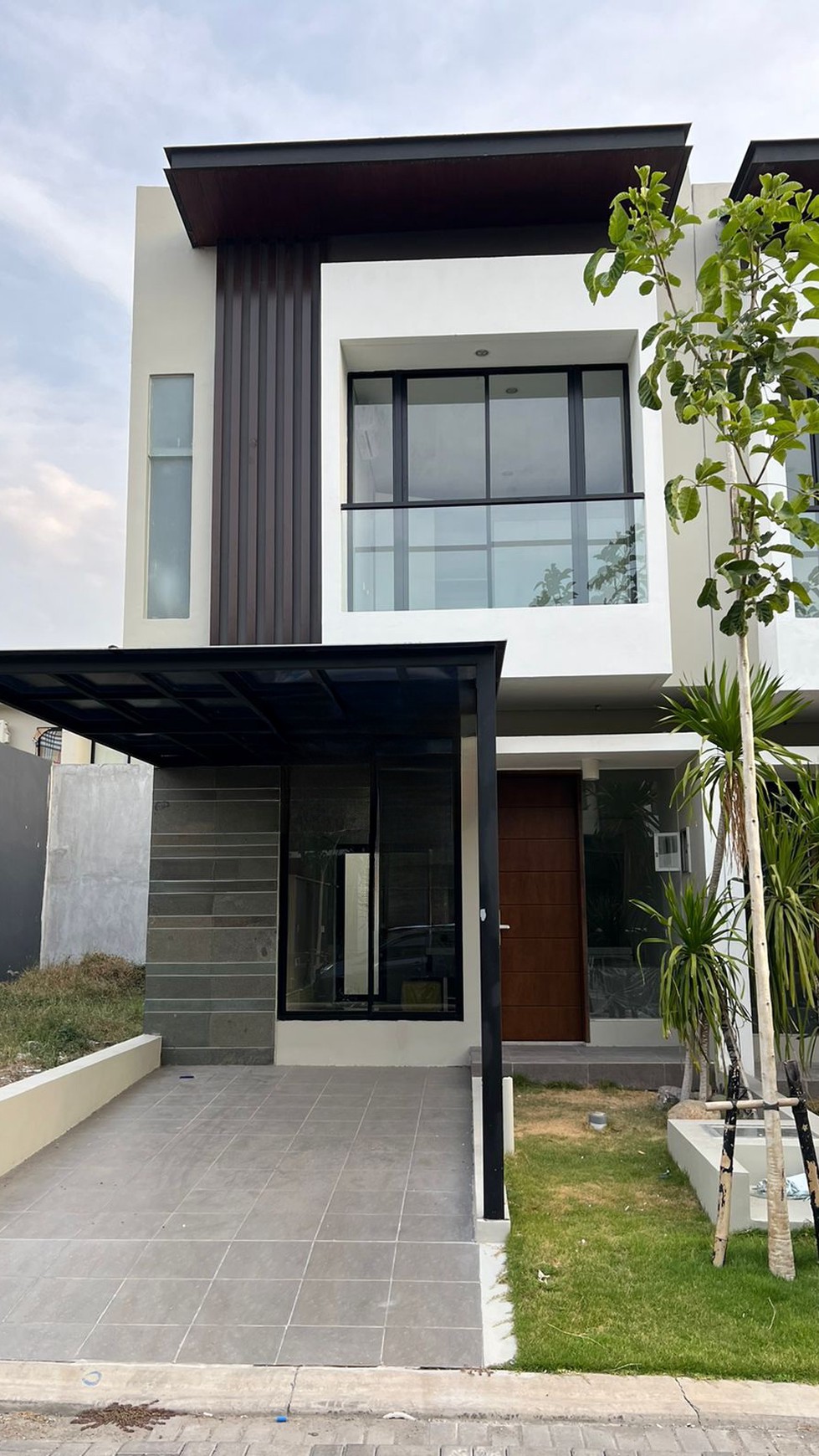 MURAH Dijual Rumah North West Central Citraland BONUS FULL FURNITURE Modern Baru dekat North West Lake, North West Park, North West Hill  Sekolah Citra Berkat, Bukit Palma Citraland