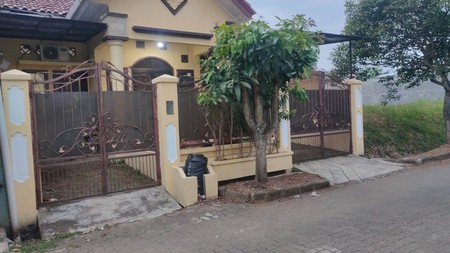 Rumah Lokasi Strategis dalam Perumahan dan dekat Stasiun @Jombang