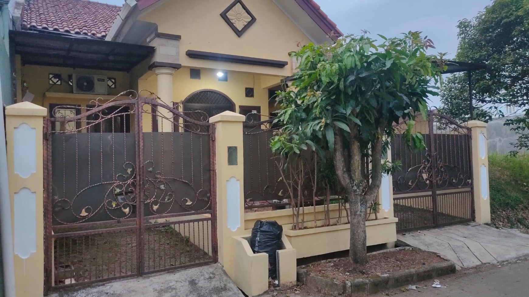 Rumah Lokasi Strategis dalam Perumahan dan dekat Stasiun @Jombang