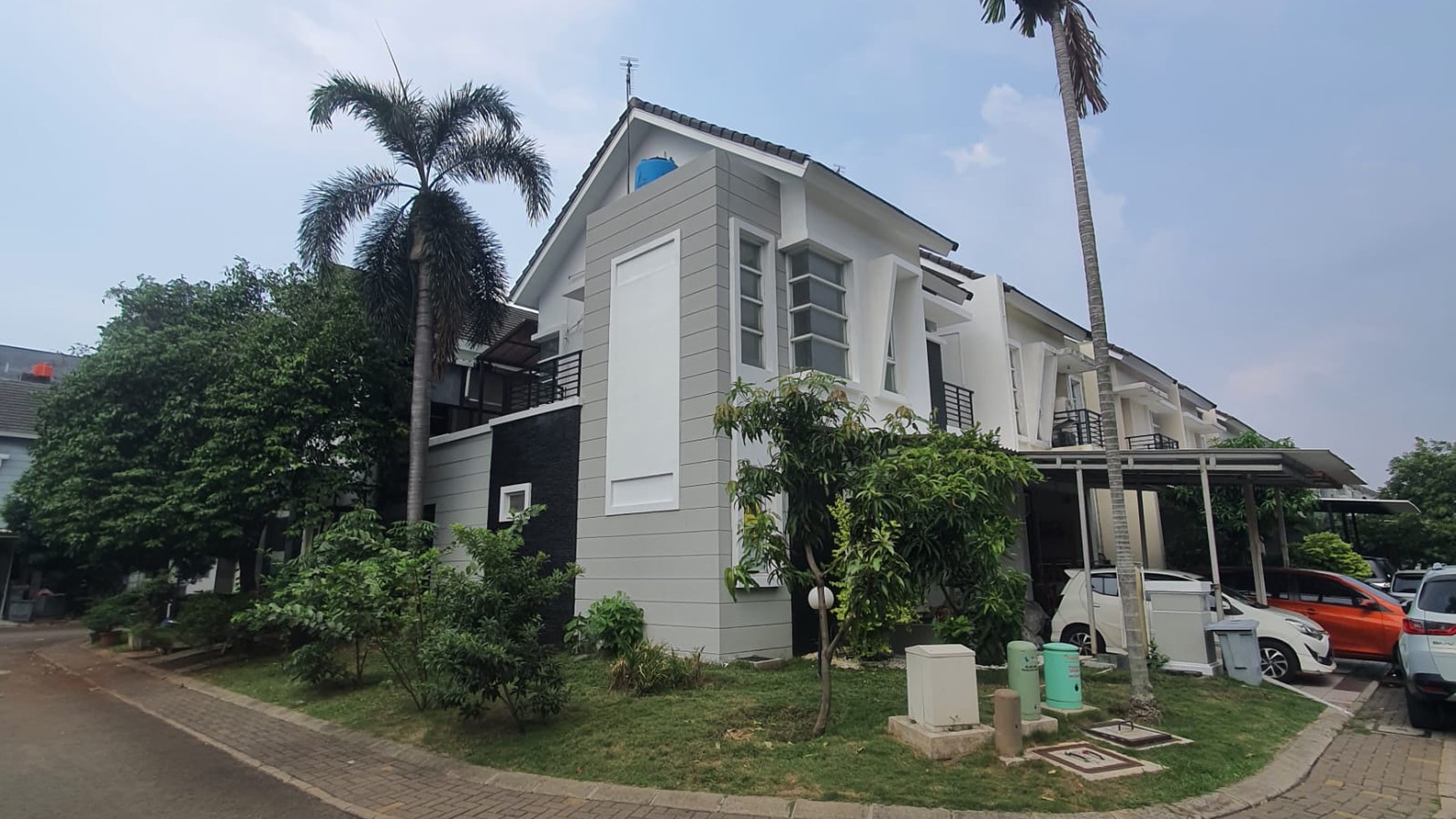 Rumah hoek Flourite gading serpong