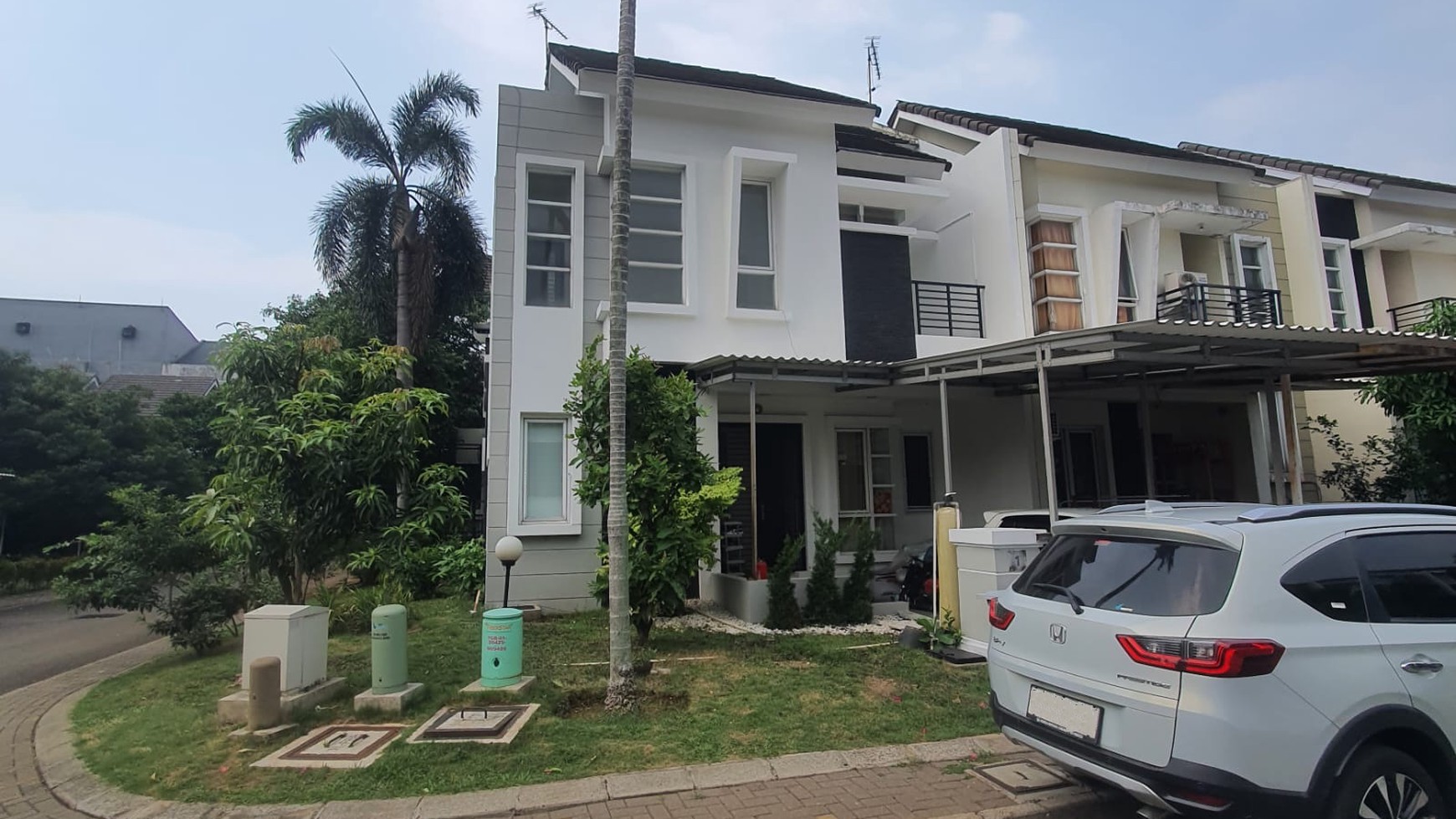 Rumah hoek Flourite gading serpong