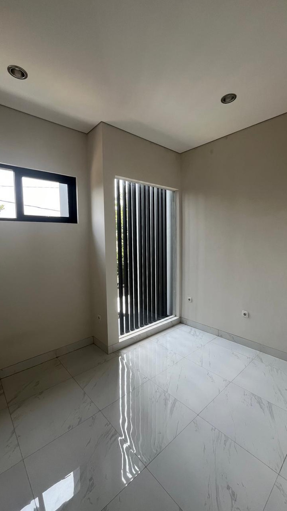 Hot Rent. Rumah modern Remboelan Residence, Buaran Tangsel