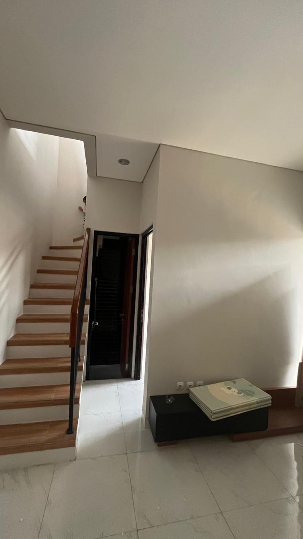 Hot Rent. Rumah modern Remboelan Residence, Buaran Tangsel