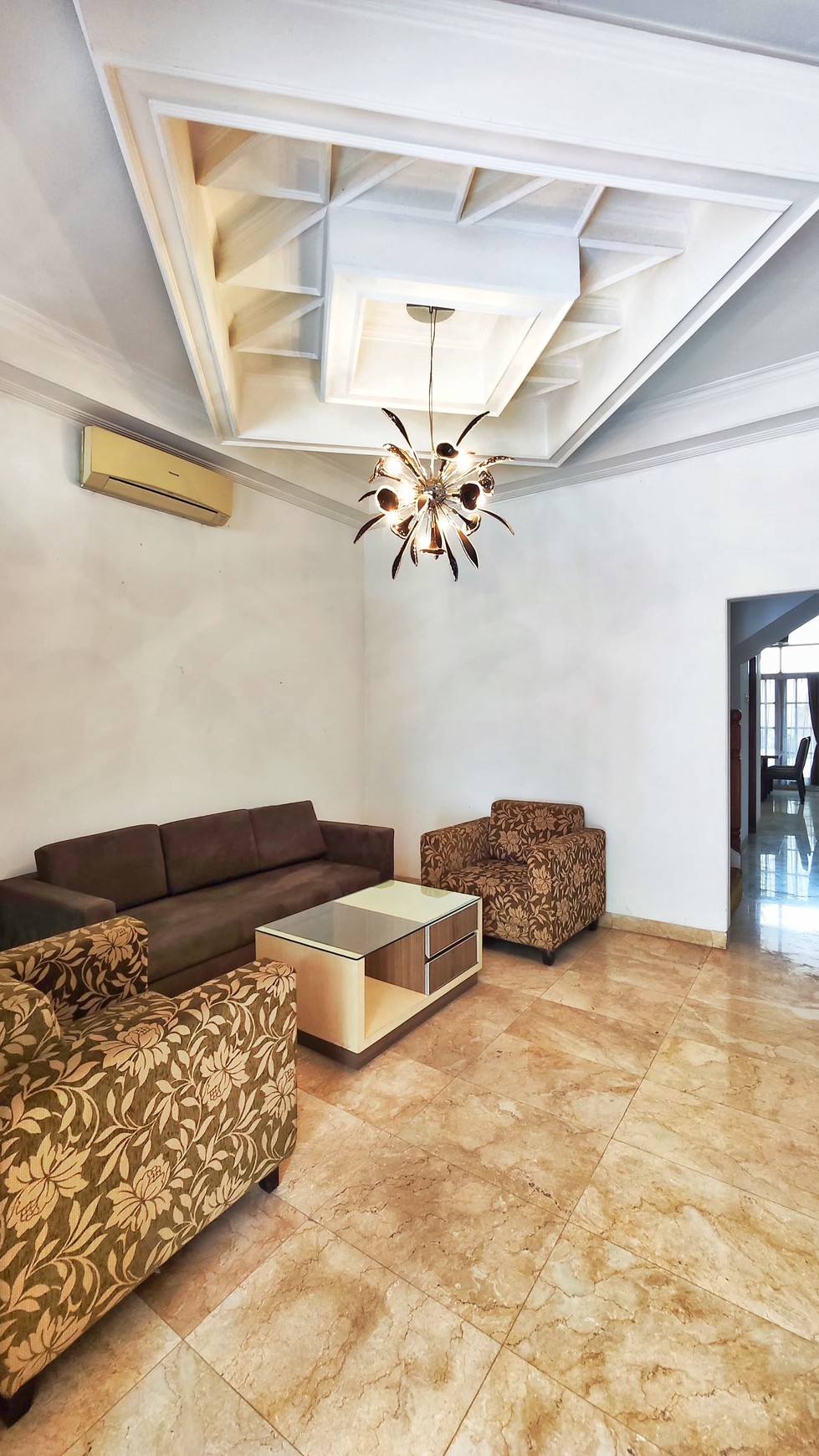 Rumah Hitung Tanah Area Cipete