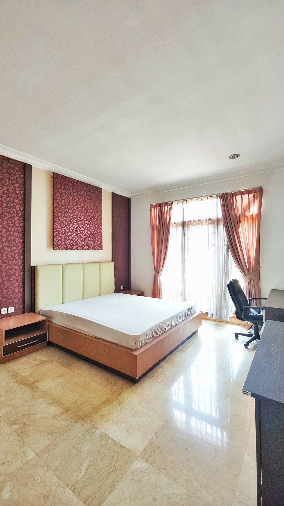 Rumah Hitung Tanah Area Cipete