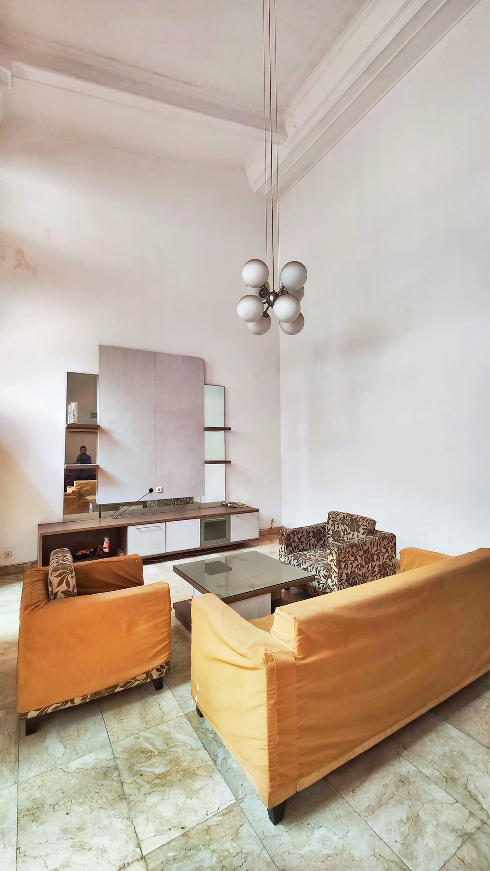 Rumah Hitung Tanah Area Cipete