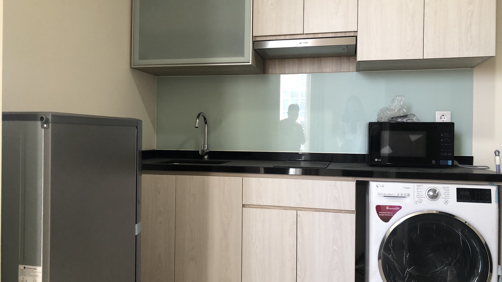 Menteng Park 1BR Fully Furnished Corner Unit