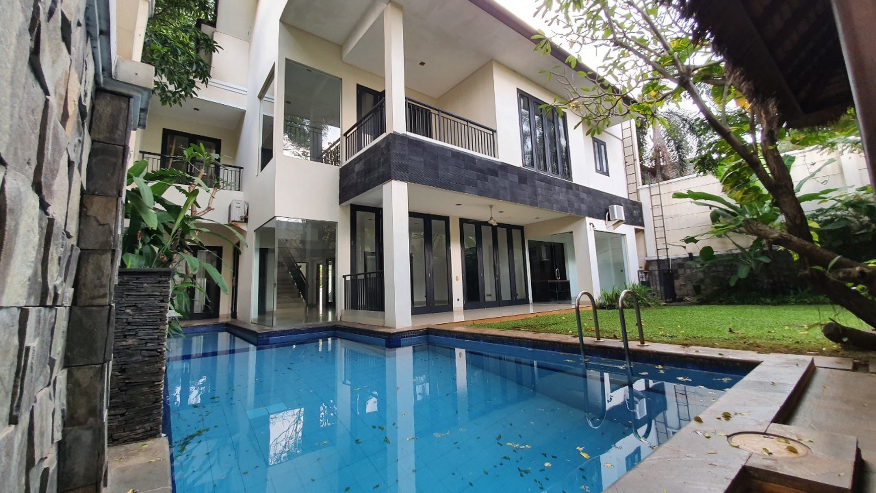 Rumah Siap Huni Jl. Kemang