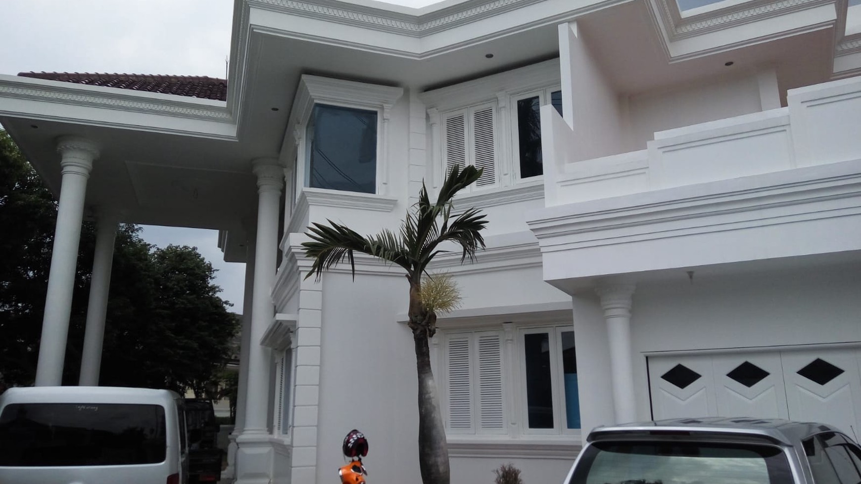 Rumah Mewah, Bagus, Brand New dengan Swiming Pool di Cinere