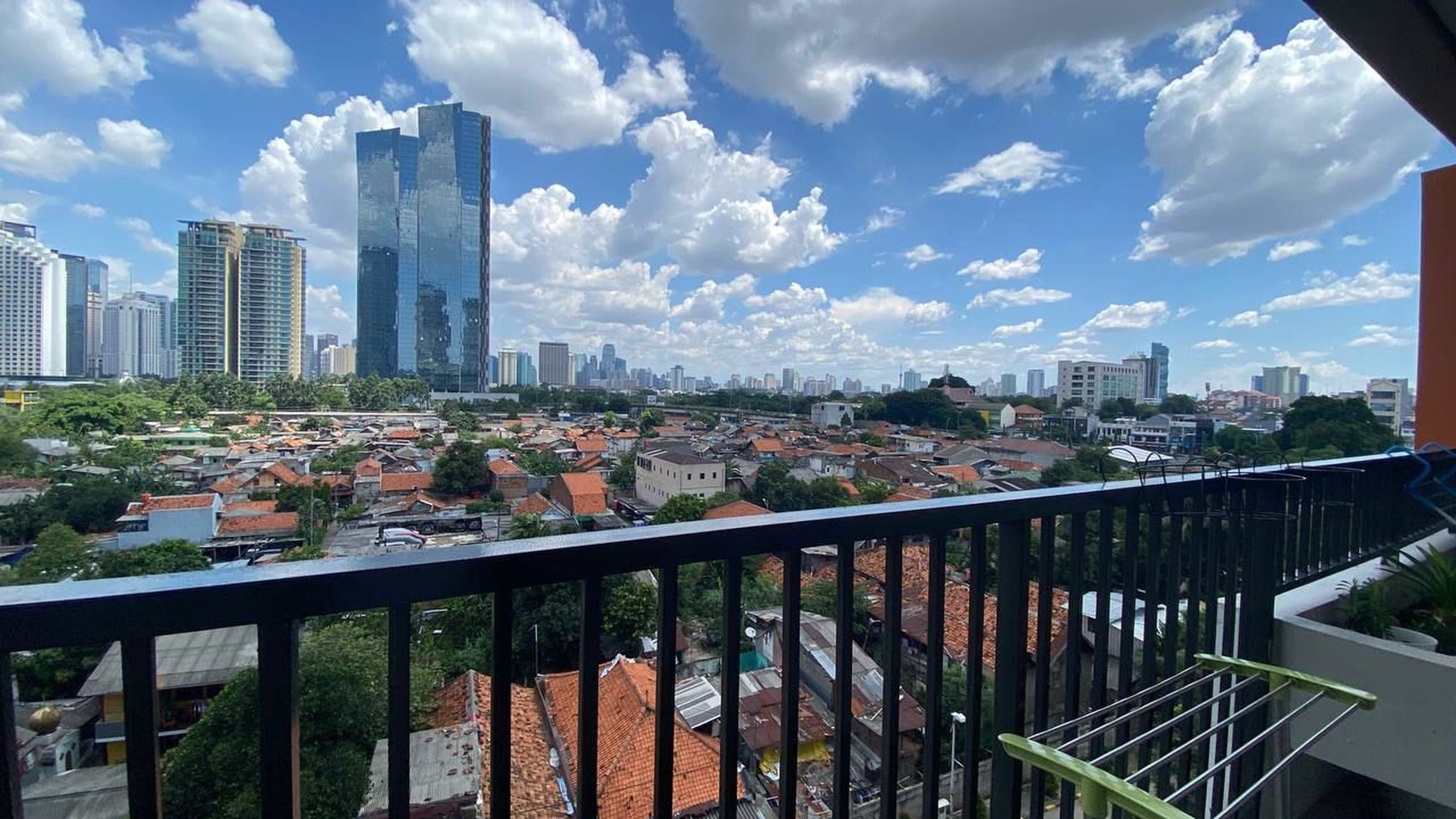 Dijual Condominium di Thamrin Residence dengan garasi