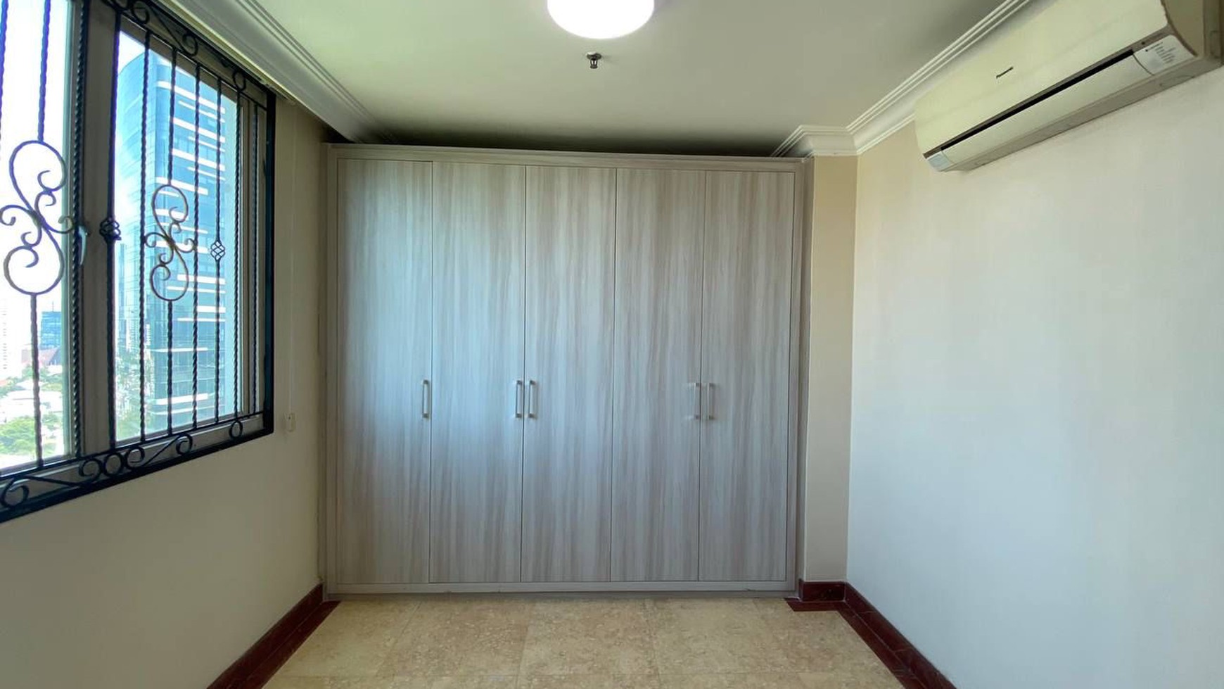 Dijual Apartemen 3 BR di Puri Imperium Jakarta Selatan