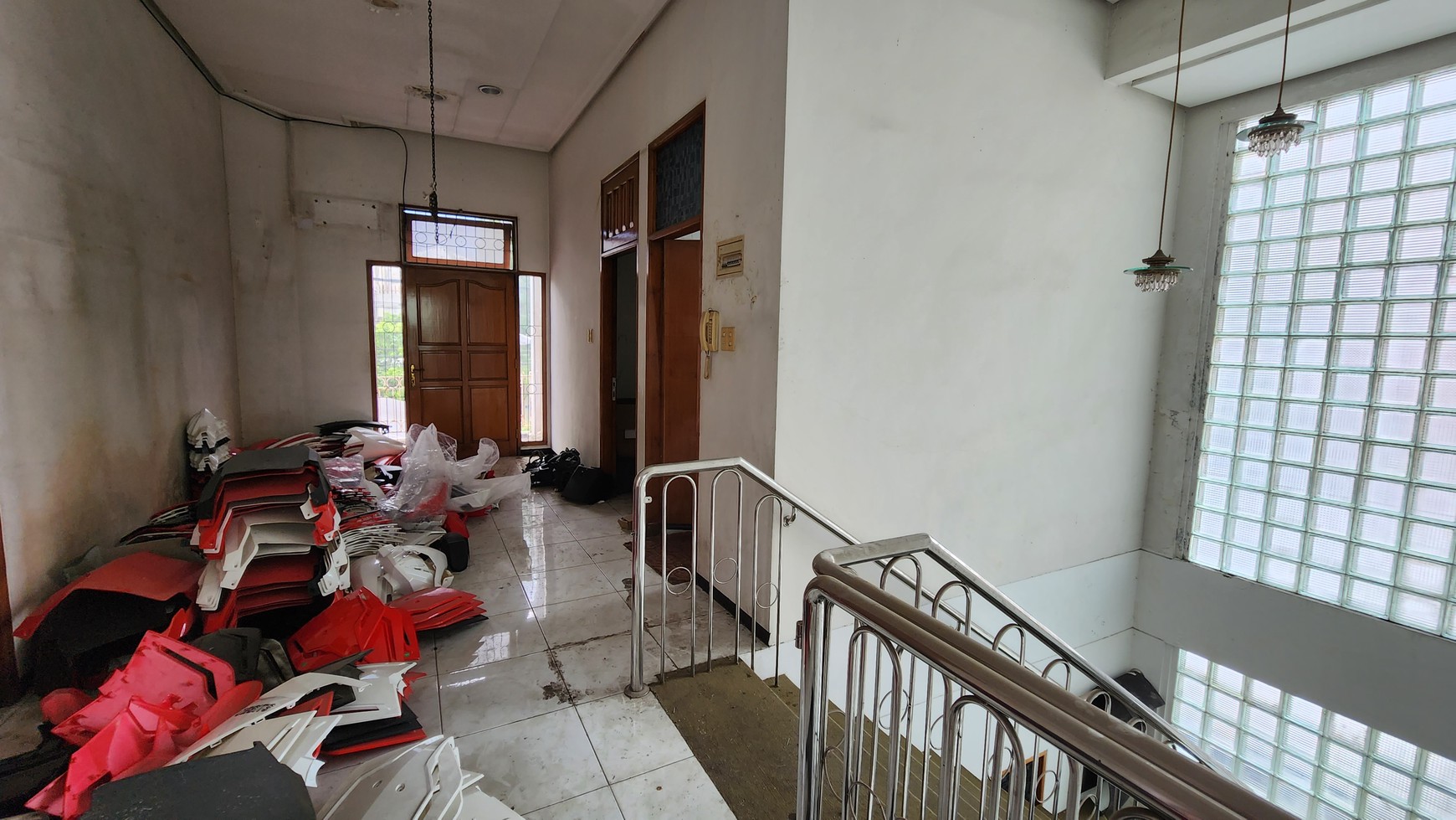 Disewakan Rumah Tengah Kota dan Tanah Samping Jalan Anjasmoro