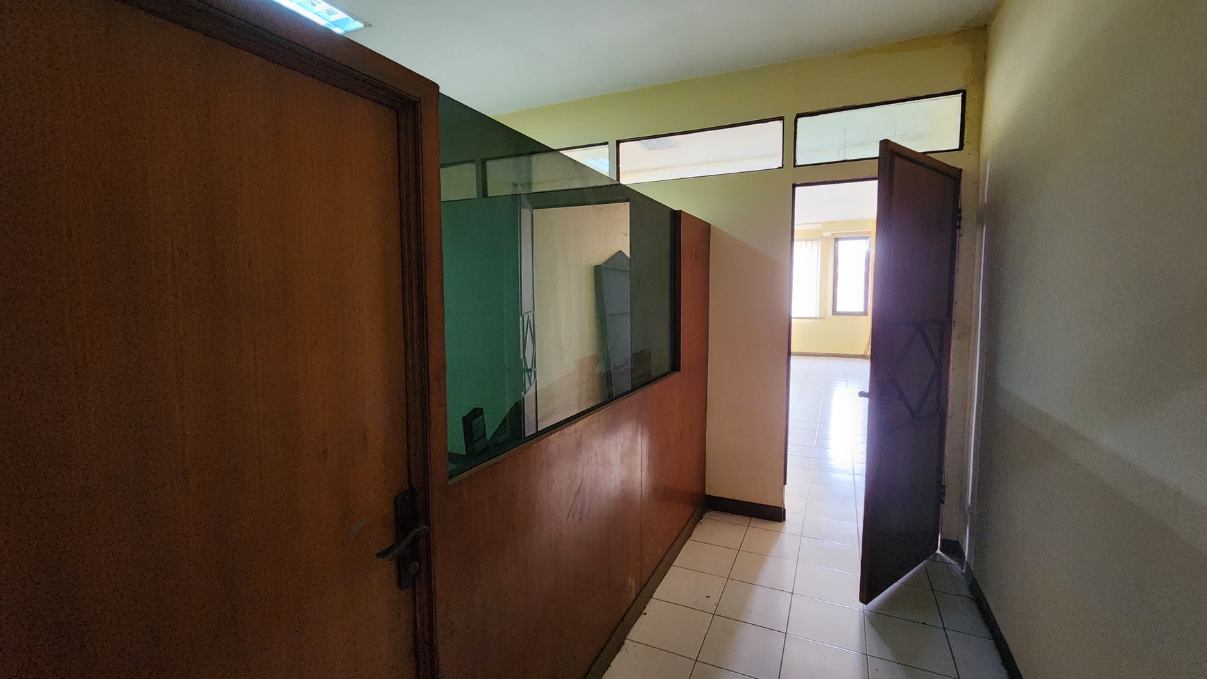 Dijual Cepat Ruko 2m an Cocok Buat Kantor Jalan Ngagel Rejo Samping Novehotel