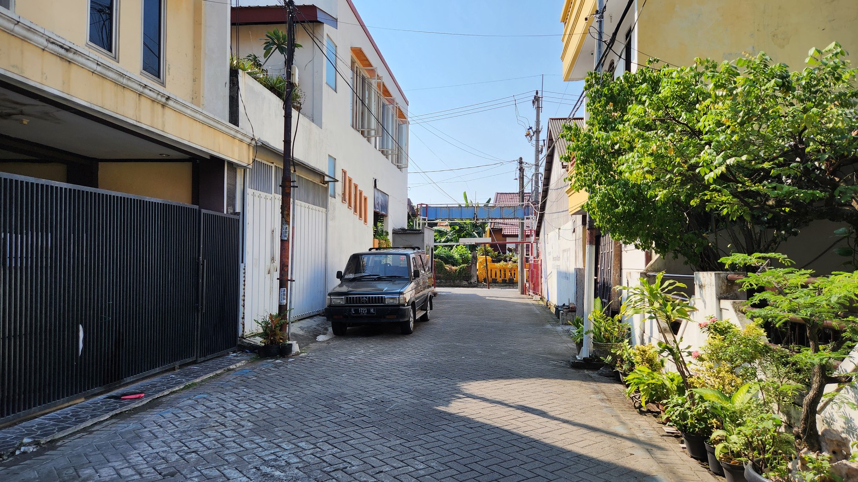 Jual Cepat Rumah Usaha Semampir Tengah Selangkah dari Merr Ir.Soekarno